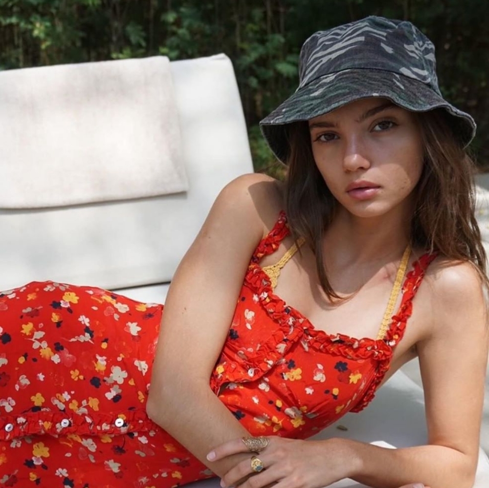 Realisation Par Juliet dress in rouge fleur